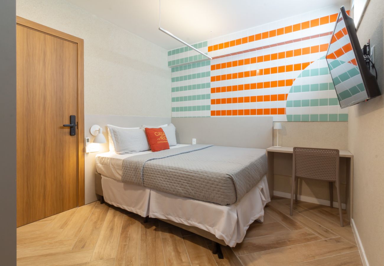 Apartamento em Rio de Janeiro - Refúgio a Poucos Passos de Praia de Copacabana | Q10 PCD
