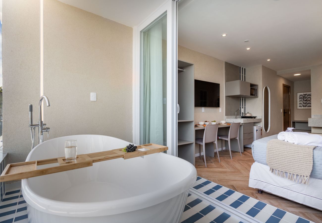 Apartamento em Rio de Janeiro - Vista para o Mar e Varanda com Banheira | Q11