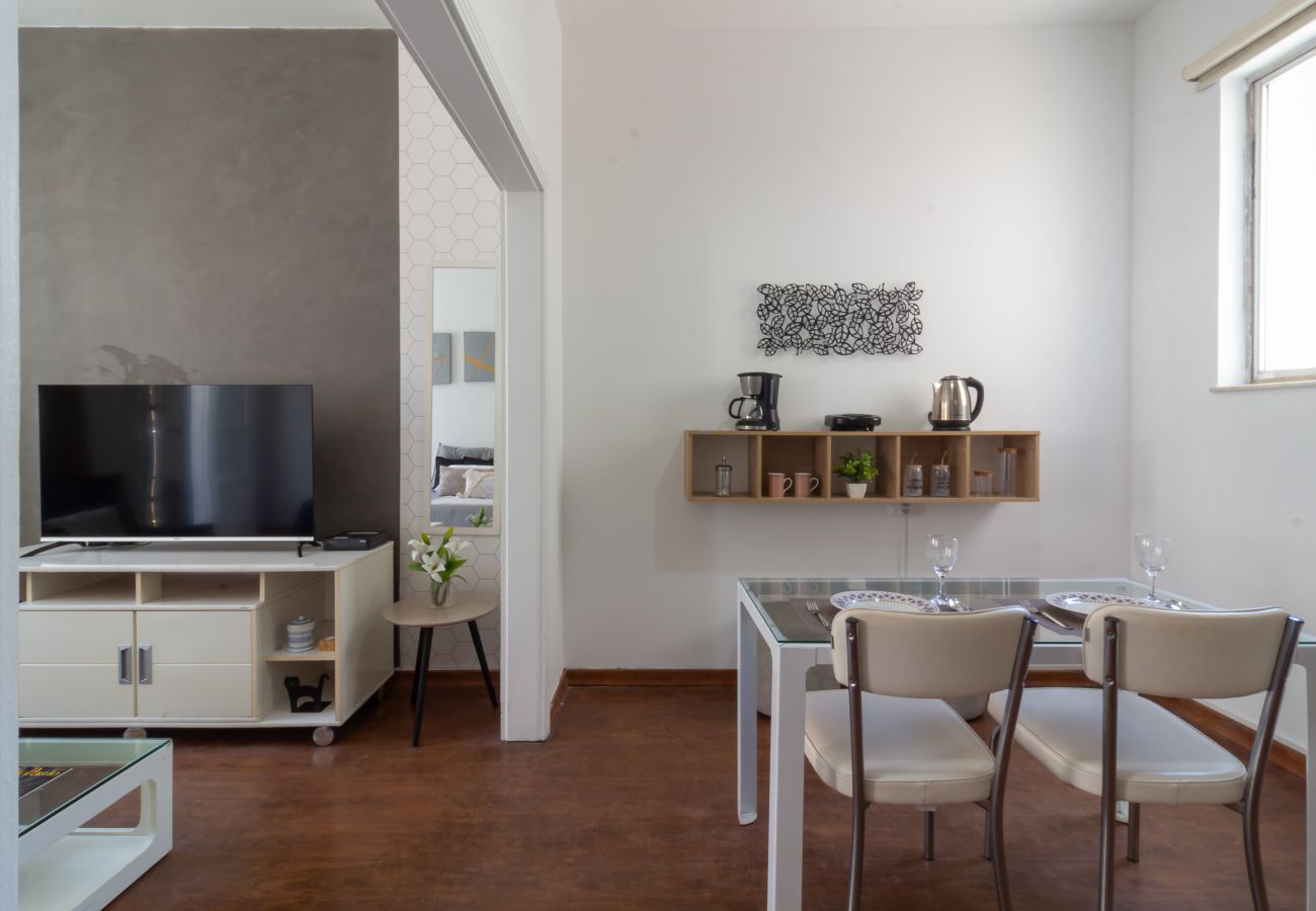 Apartamento em Rio de Janeiro - Refúgio em Copacabana para dois | NSC1011 
