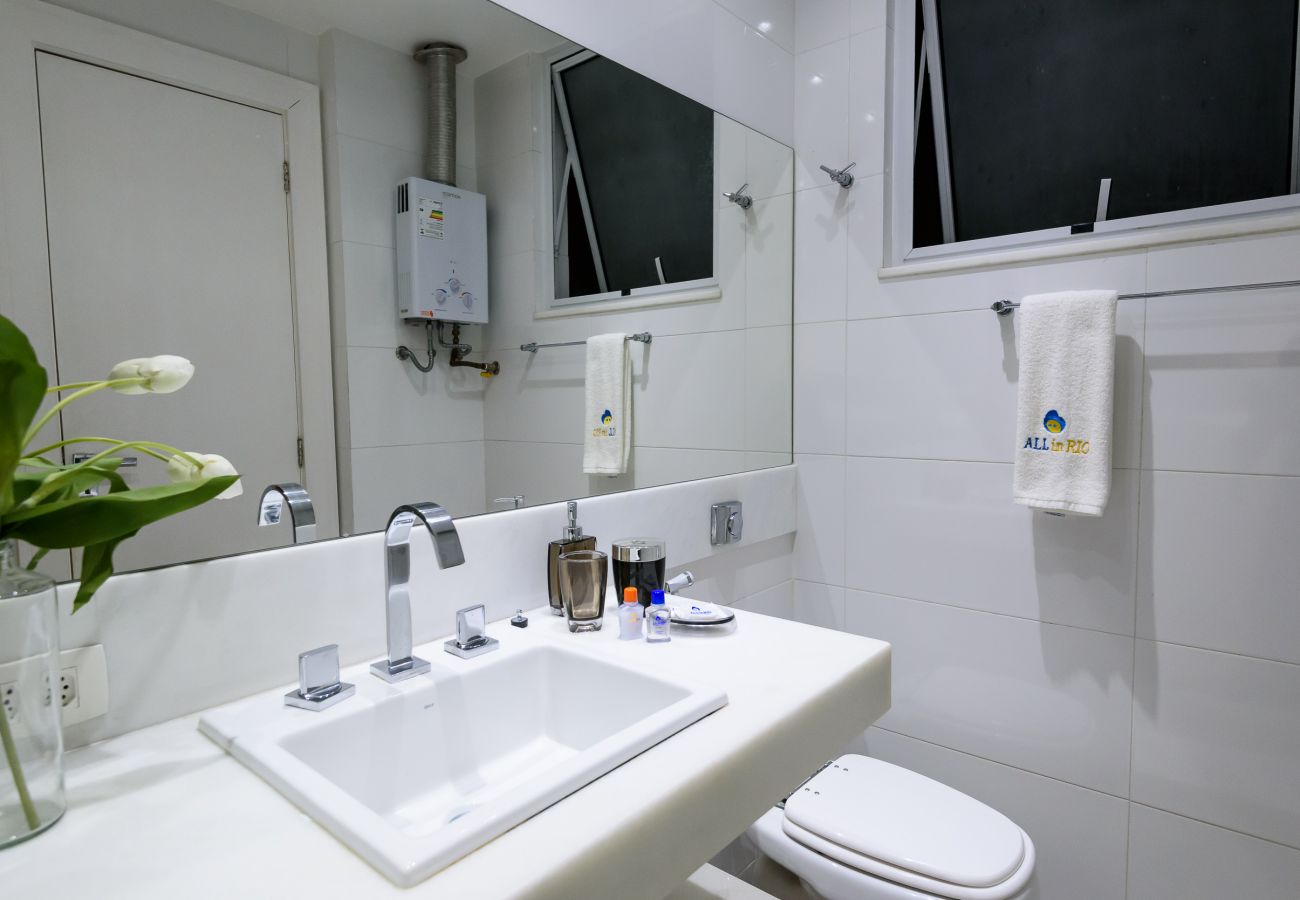 Ferienwohnung in Rio de Janeiro - Vista lateral para o mar, 3 minutos da praia | PJ204