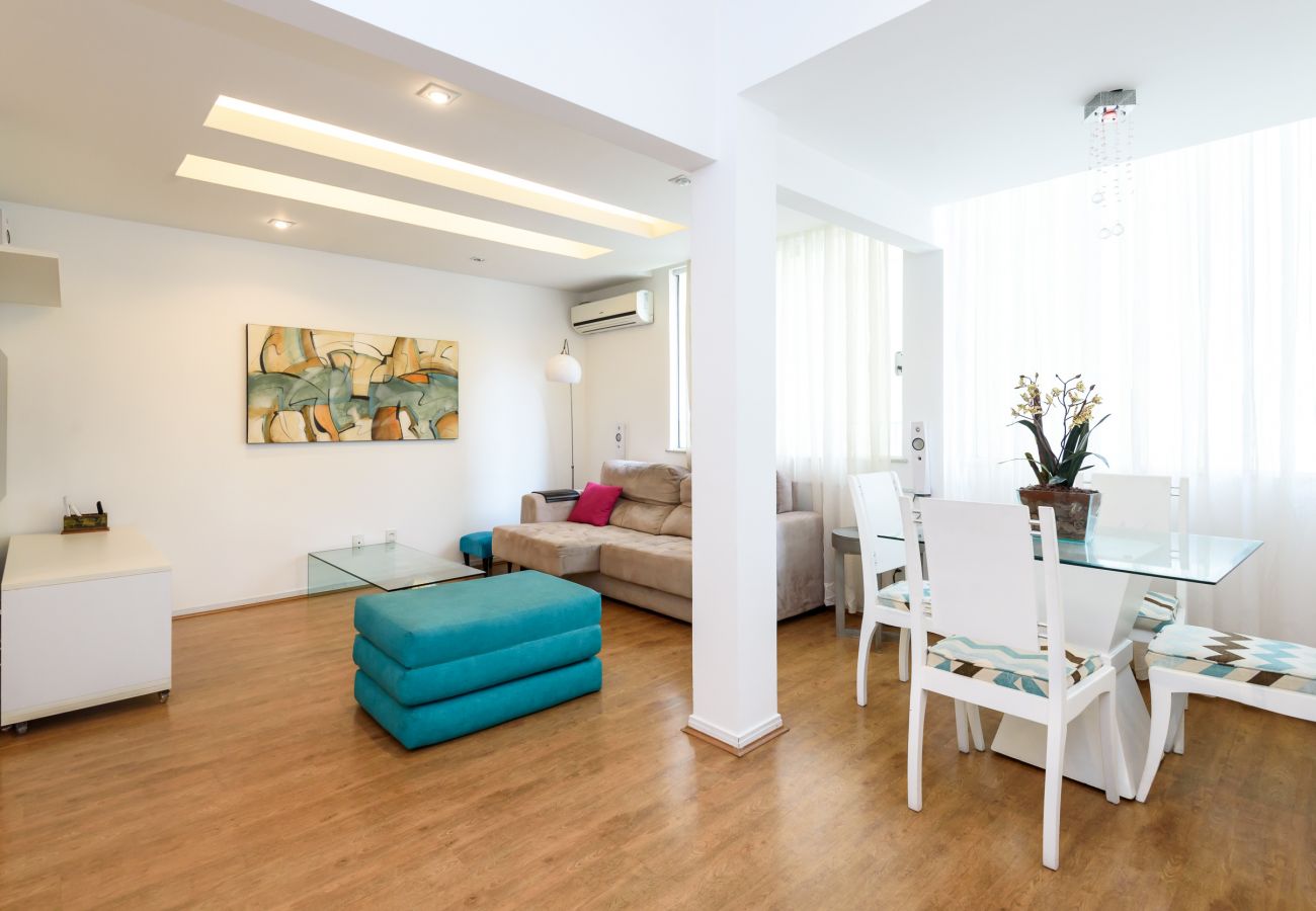Ferienwohnung in Rio de Janeiro - Iluminado em Copacabana |Paisagem leve| BC706 