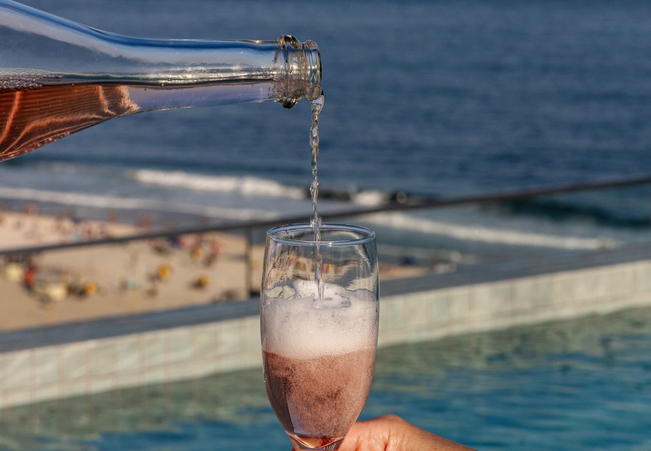 Ferienwohnung in Rio de Janeiro - Vista para o Mar e Varanda com Banheira  | Q4