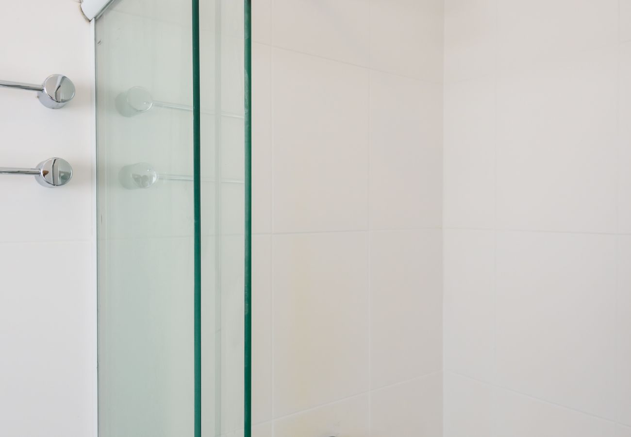 Apartment in Rio de Janeiro - Sea view, 1 minute from Leblon beach | GU301