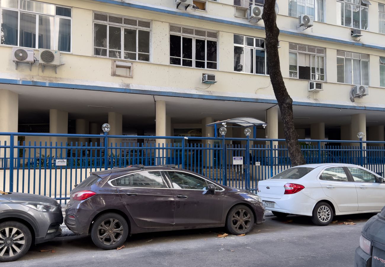 Studio in Rio de Janeiro - 3 minutes from Copacabana beach | DF115