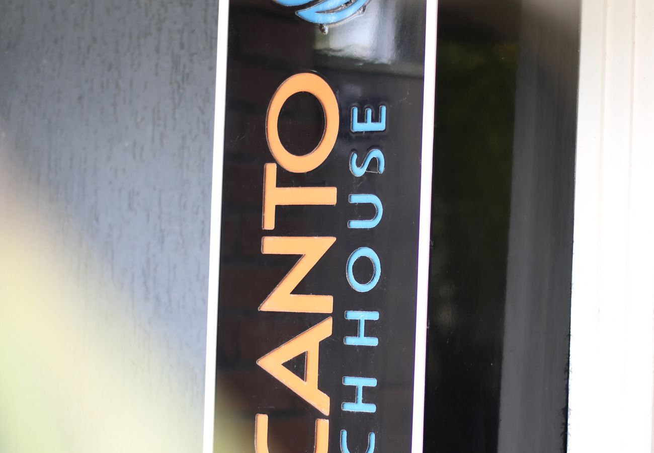 Rent by room in Cabo Frio - Pousada 1 minute from the beach | UNR