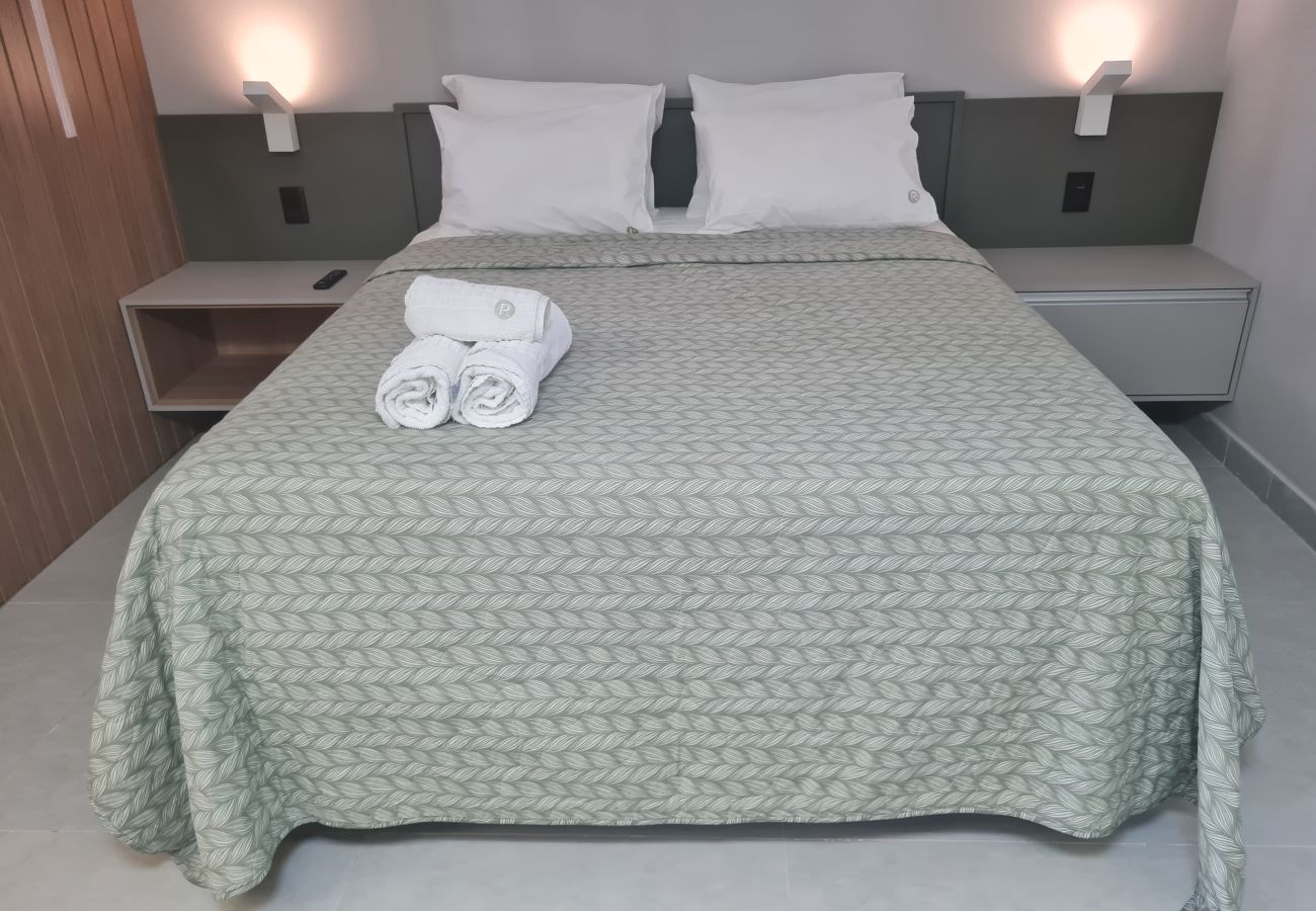 Apartment in João Pessoa - URBAN 750 TAMBAU Flat | Studio Deluxe Queen Bed