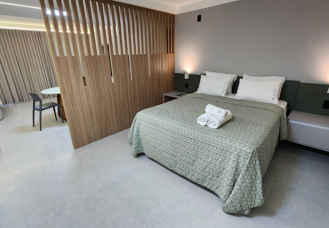 Apartment in João Pessoa - URBAN 750 TAMBAU Flat | Studio Deluxe Queen Bed