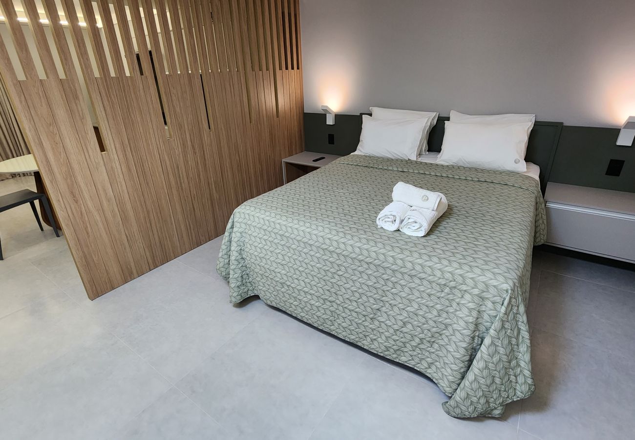 Apartment in João Pessoa - URBAN 750 TAMBAU Flat | Studio Deluxe Queen Bed