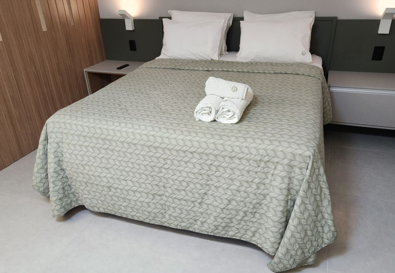 Apartment in João Pessoa - URBAN 750 TAMBAU Flat | Studio Deluxe Queen Bed