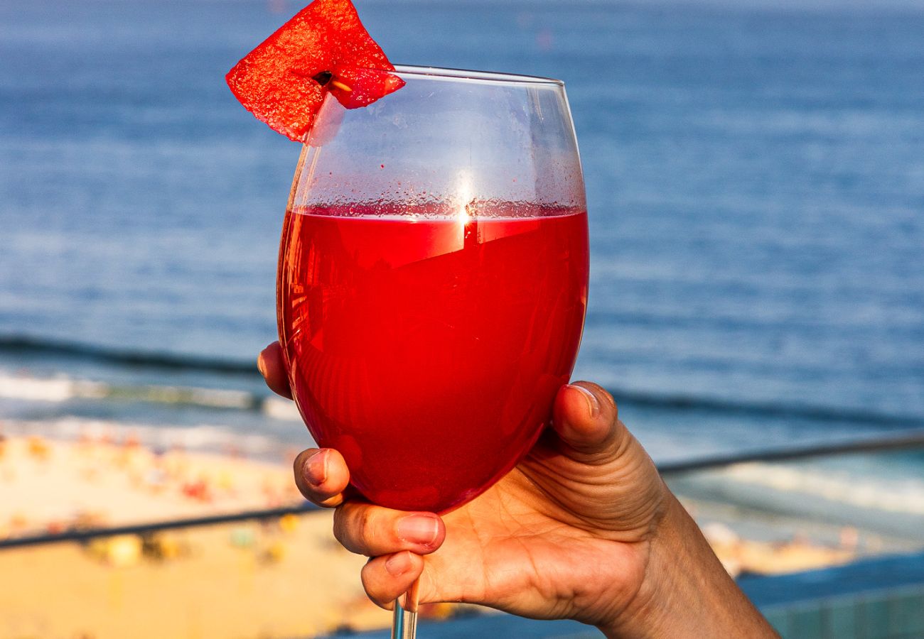 Apartment in Rio de Janeiro - Refuge a Few Steps From Copacabana Beach | Q8