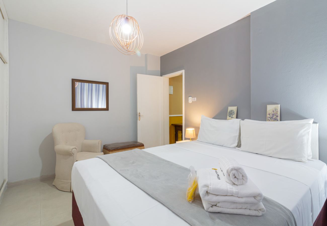 Apartment in Rio de Janeiro - 5 minutes from Leblon beach | AP403