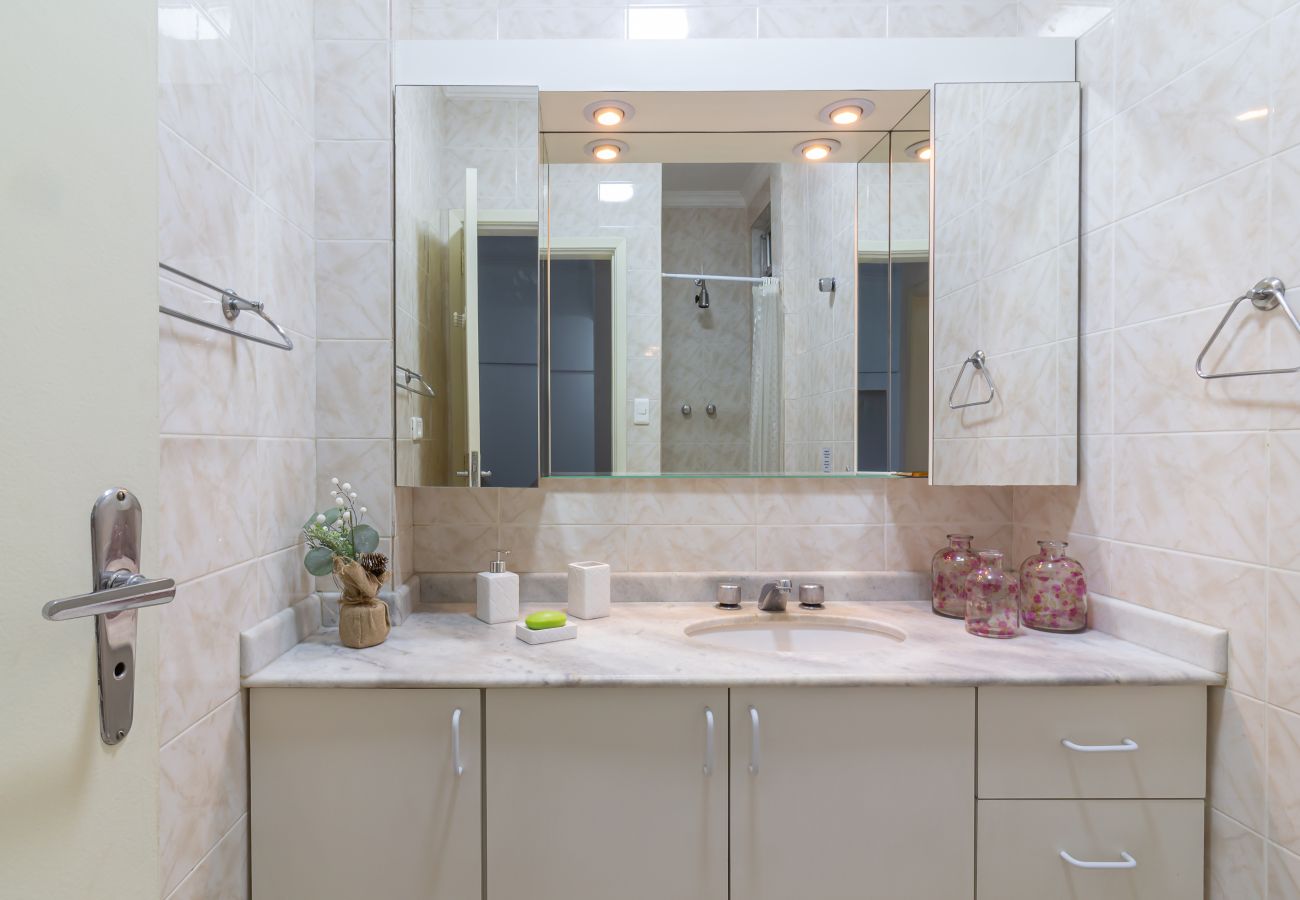 Apartment in Rio de Janeiro - Comfort in Copacabana, 9 minutes from the beach | CJ202 