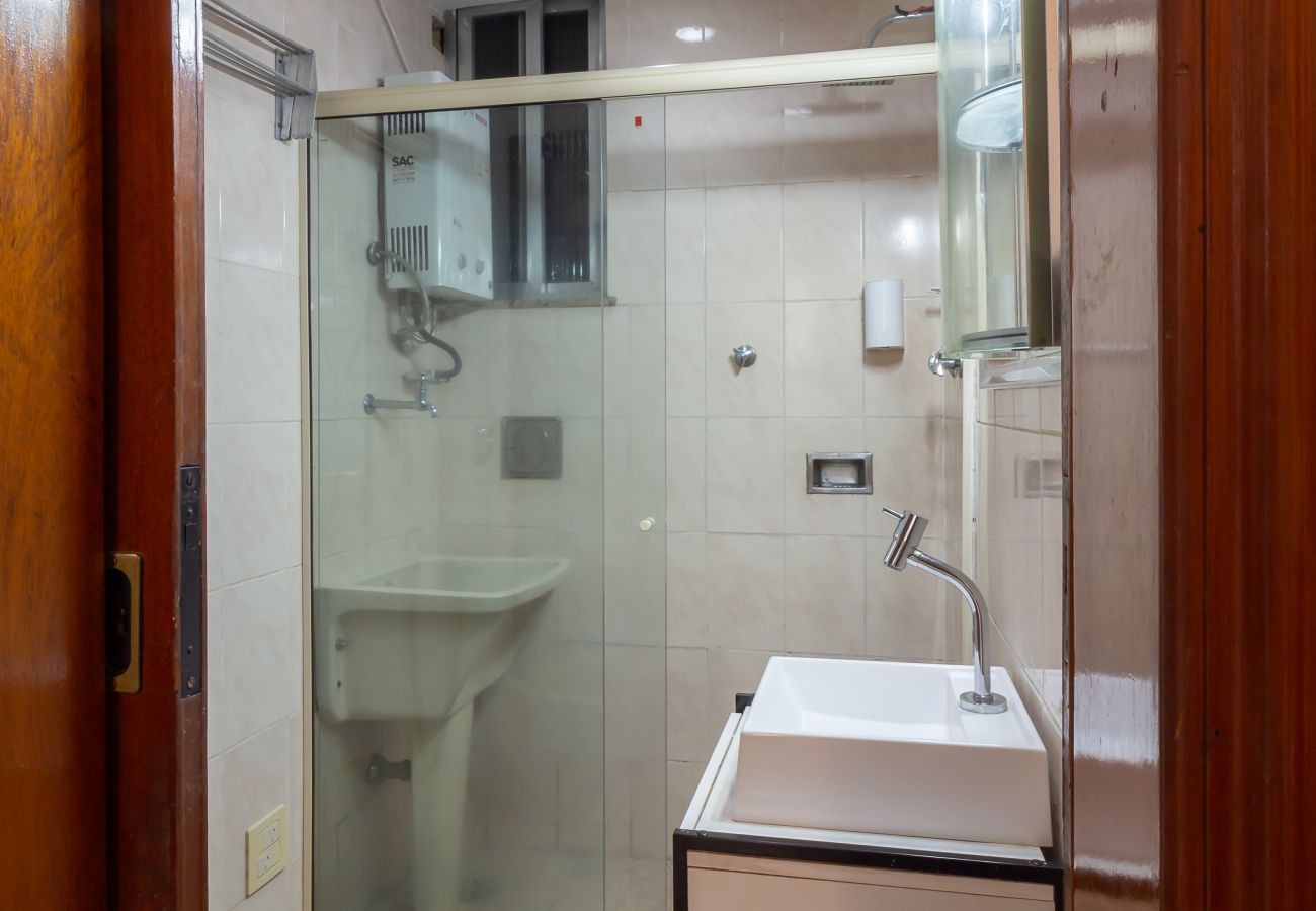 Apartment in Rio de Janeiro - 3 minutes from Copacabana beach | DU705