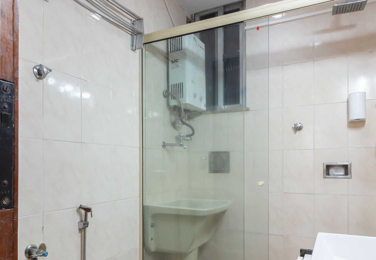 Apartment in Rio de Janeiro - 3 minutes from Copacabana beach | DU705