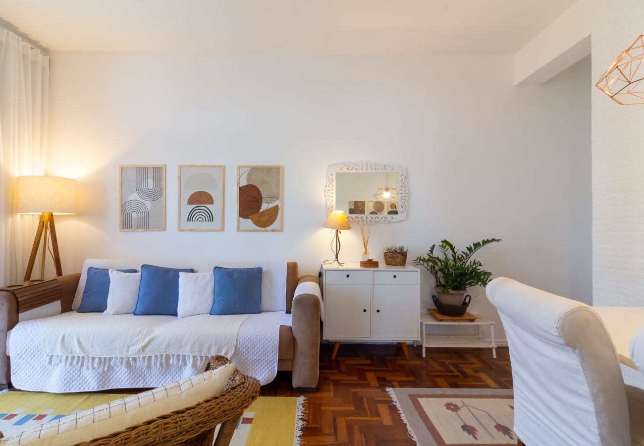 Apartment in Rio de Janeiro - 4 minutes from Arcos da Lapa | SR1502  