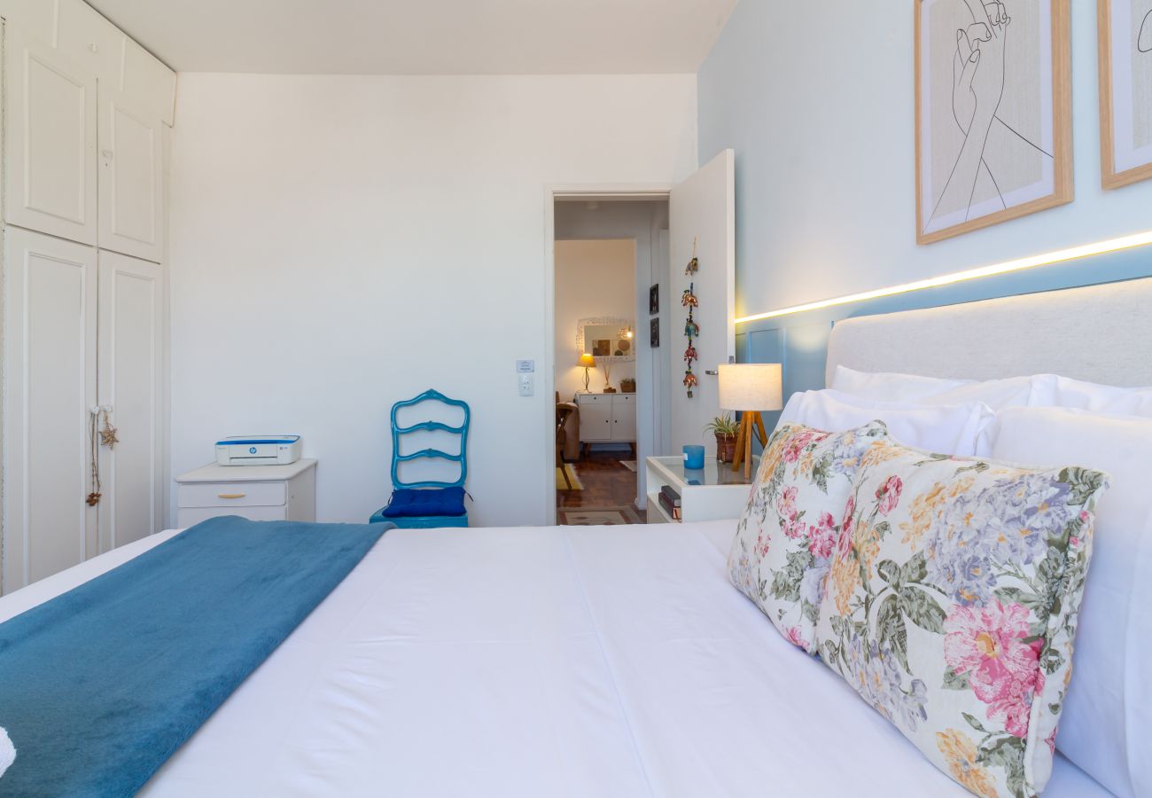 Apartment in Rio de Janeiro - 4 minutes from Arcos da Lapa | SR1502  