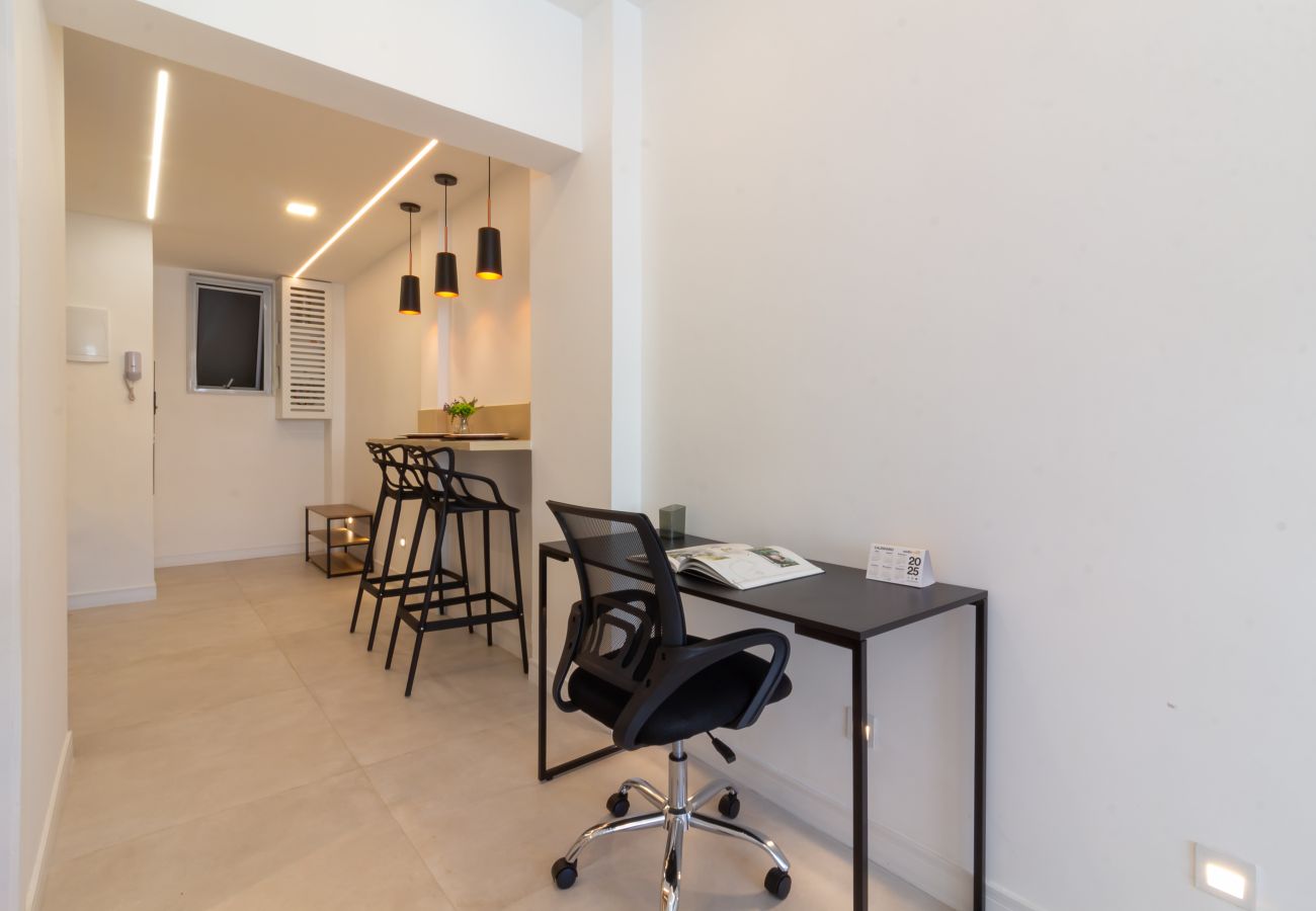 Apartment in Rio de Janeiro - Cosy in Copacabana for Two | PJ909