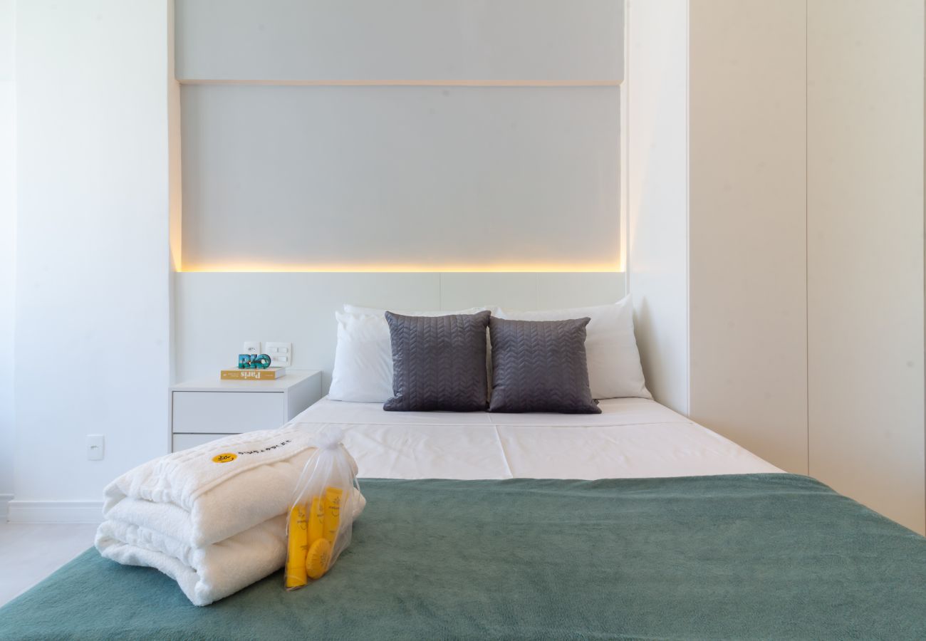 Apartment in Rio de Janeiro - Cosy in Copacabana for Two | PJ909