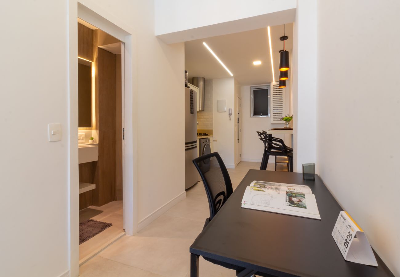 Apartment in Rio de Janeiro - Cosy in Copacabana for Two | PJ909