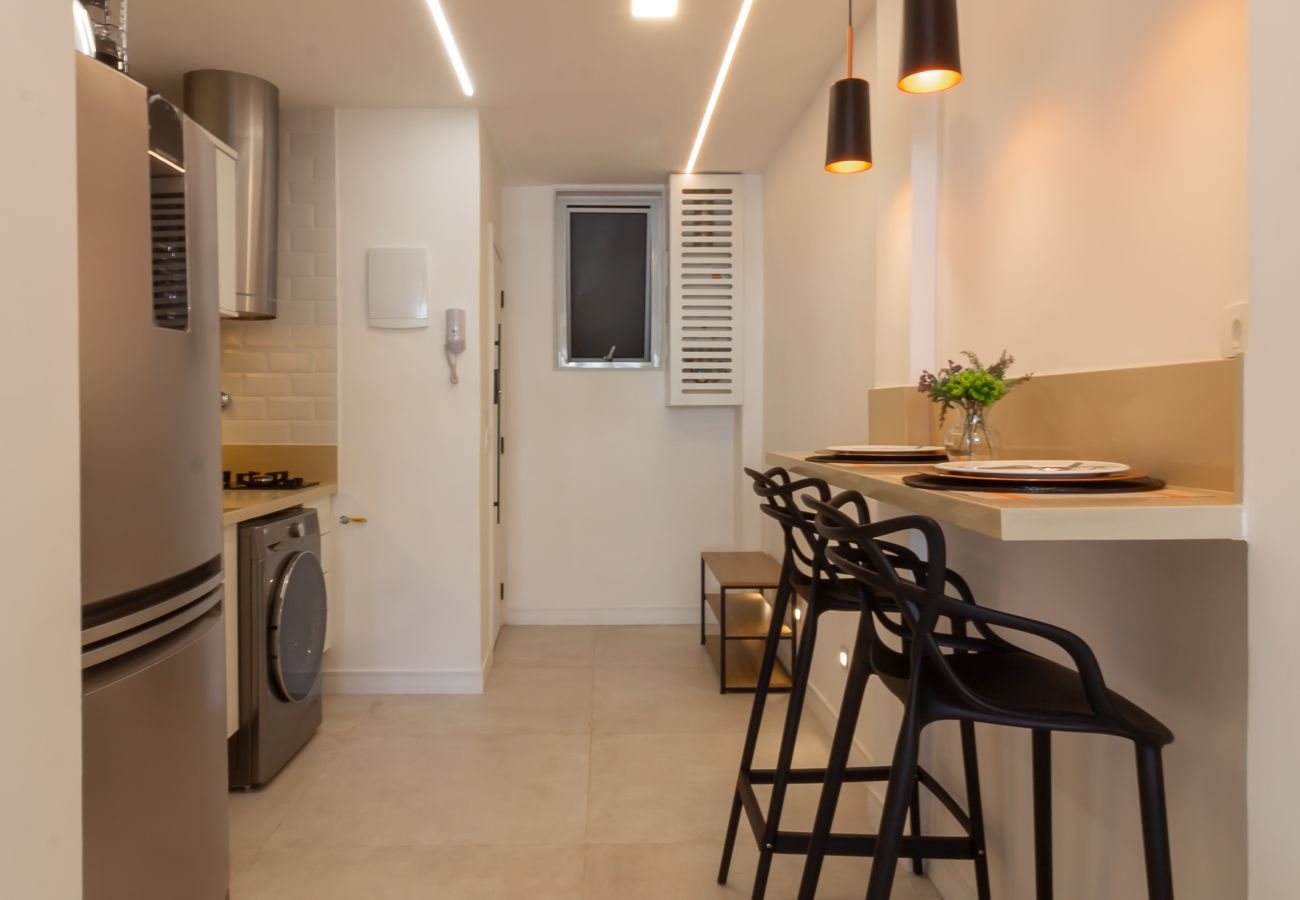 Apartment in Rio de Janeiro - Cosy in Copacabana for Two | PJ909