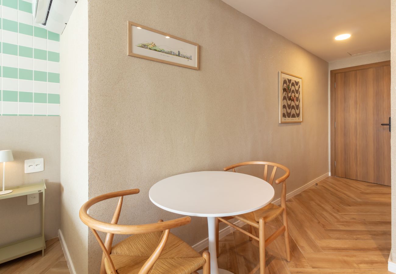 Apartamento en Rio de Janeiro - Vista para o Mar e Varanda com Banheira | Q22