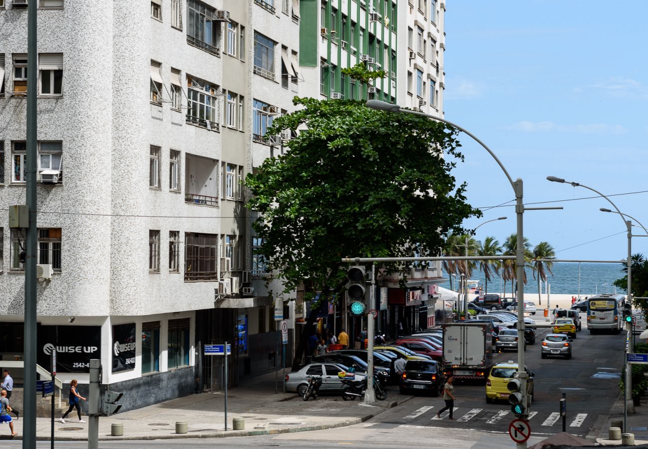 Appartamento a Rio de Janeiro - Vista lateral para o mar, 3 minutos da praia | PJ204