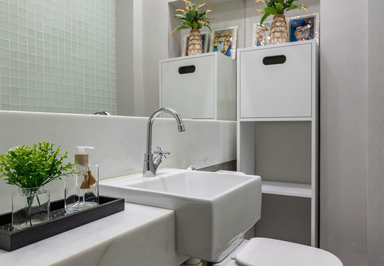 Appartamento a Rio de Janeiro - Apartamento em Copacabana | Suíte | BI204