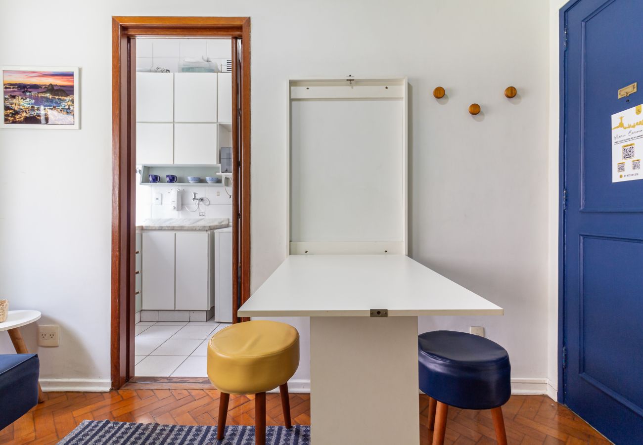 Appartamento a Rio de Janeiro - Apartamento em Copacabana a 9 minutos da Praia | STC202