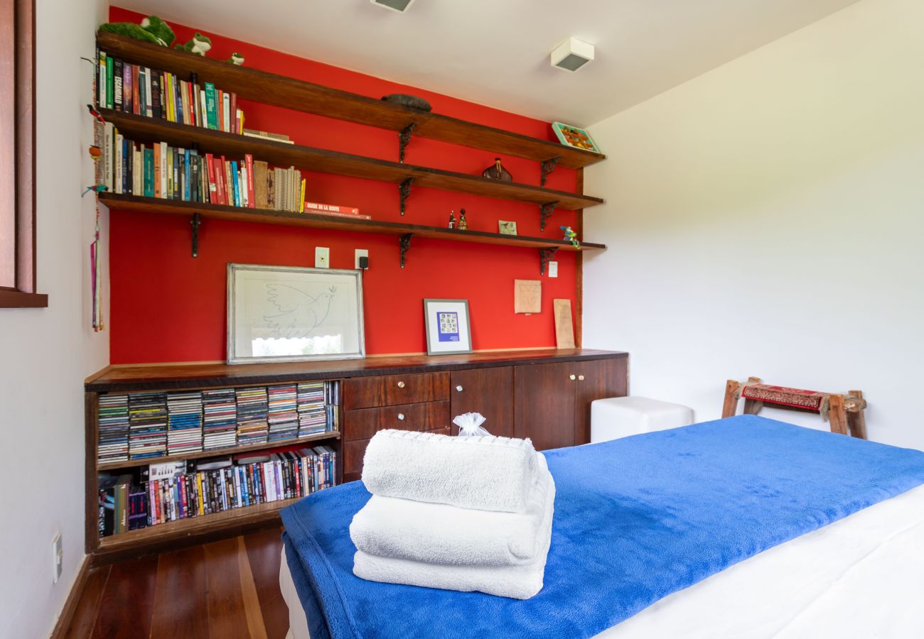 Casa a Miguel Pereira - Refúgio Perfeito em Miguel Pereira | AND61