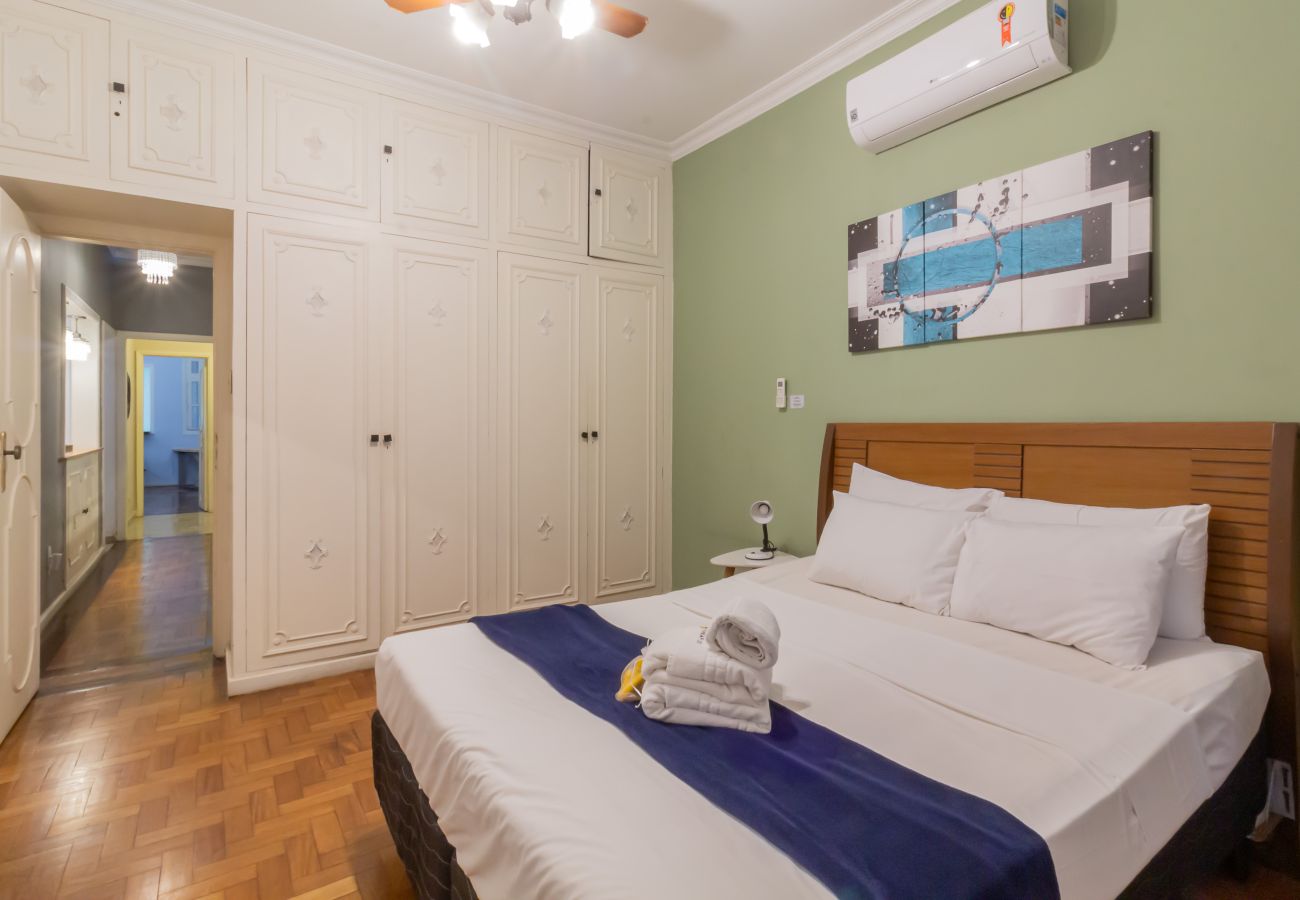 Apartamento em Rio de Janeiro - 2 minutos da praia de copacabana | A306