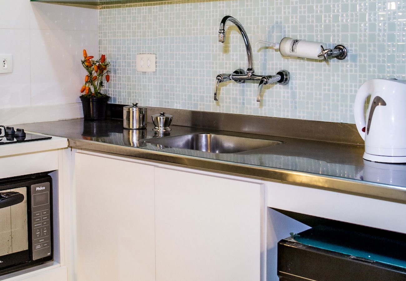  Cozinha equipada e decorada 