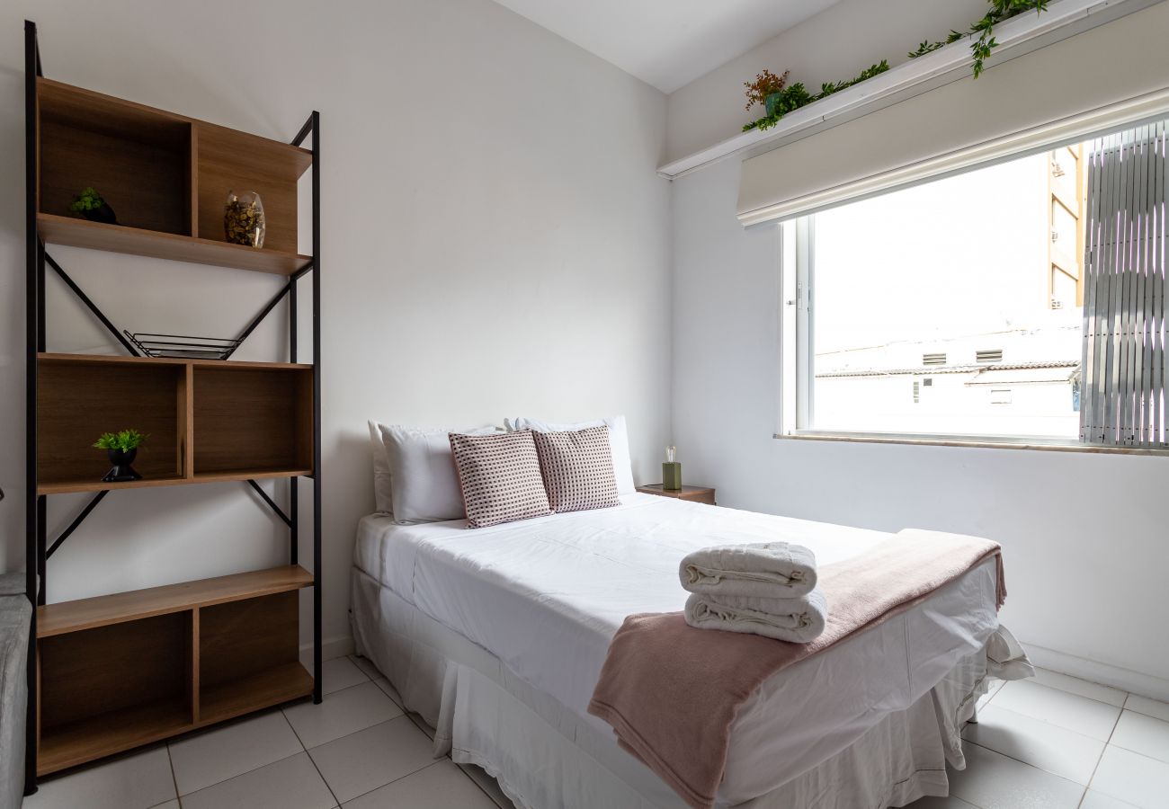 Apartamento em Rio de Janeiro - 6 minutos da praia de Ipanema e próximo do metrô | J804