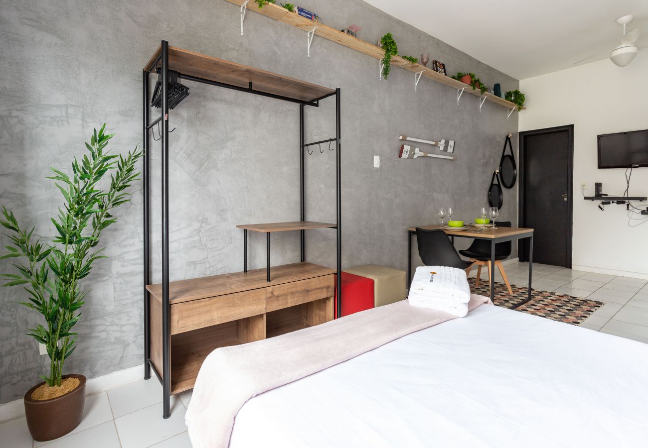 Apartamento em Rio de Janeiro - 6 minutos da praia de Ipanema e próximo do metrô | J804