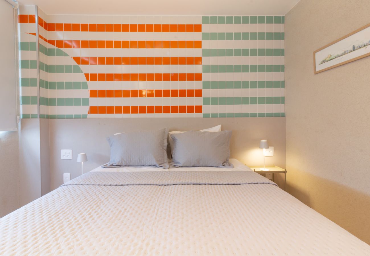 Apartamento em Rio de Janeiro - Acolhedor a Poucos Passos de Praia de Copacabana | Q13