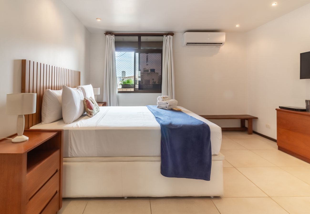 Apartamento em Rio de Janeiro - Conforto e Tranquilidade no Humaitá | M404