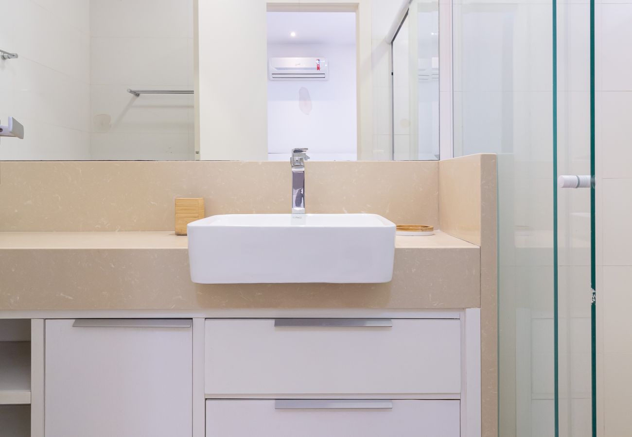 Apartamento em Rio de Janeiro - Apartamento em Copacabana a 3 minutos da Praia | NSC602
