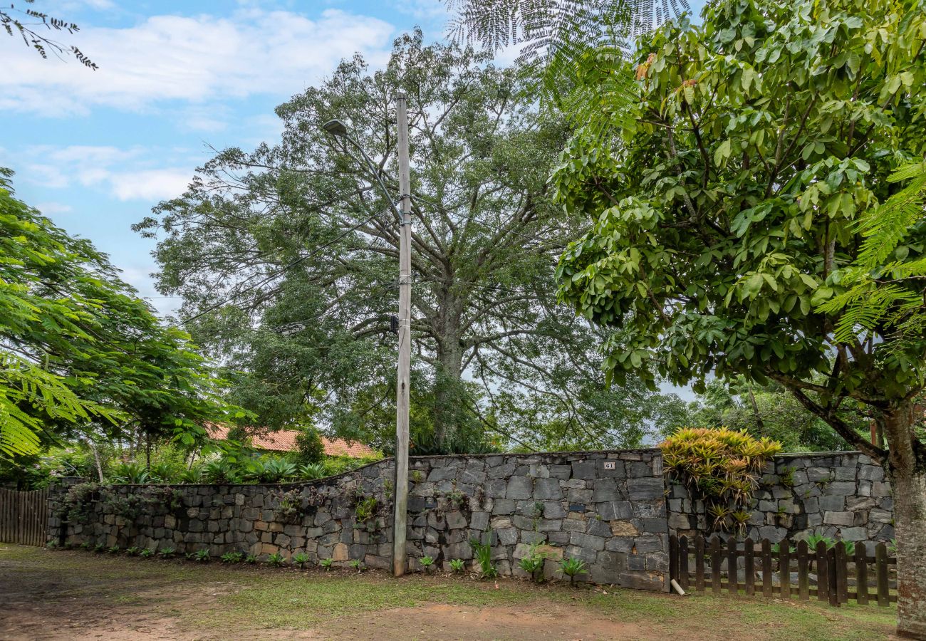 Casa em Miguel Pereira - Refúgio Perfeito em Miguel Pereira | AND61