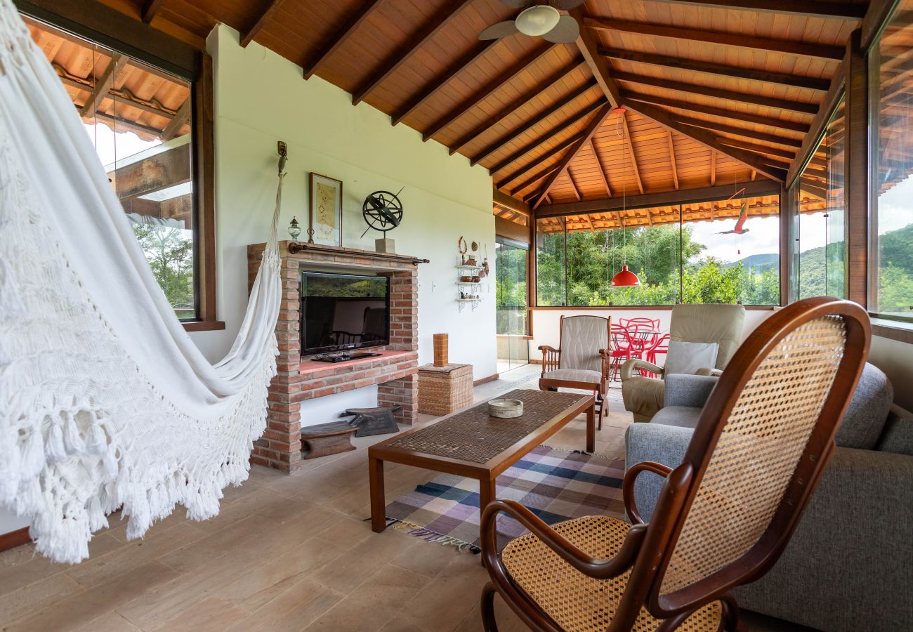 Casa em Miguel Pereira - Refúgio Perfeito em Miguel Pereira | AND61