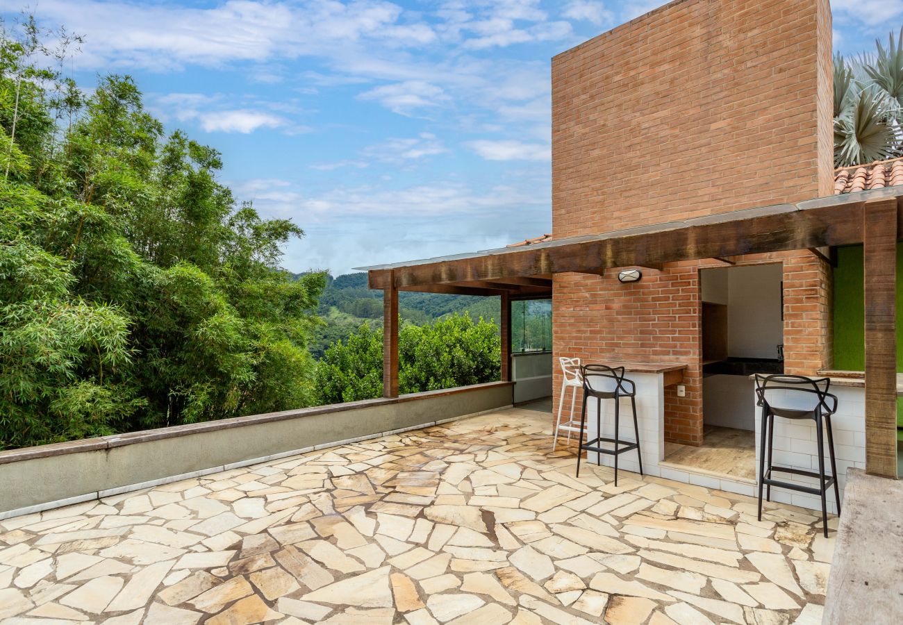 Casa em Miguel Pereira - Refúgio Perfeito em Miguel Pereira | AND61