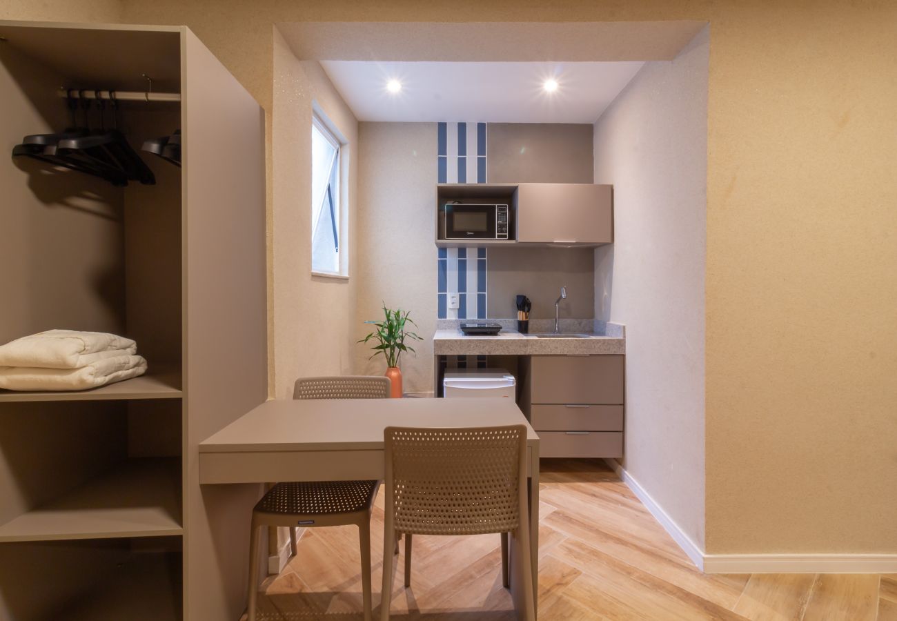 Apartamento em Rio de Janeiro - Refúgio a Poucos Passos de Praia de Copacabana | Q15
